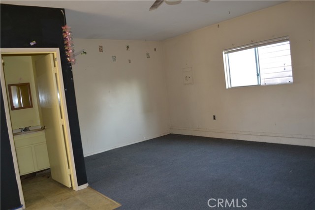 2121 N Pass Avenue, Burbank CA: https://media.crmls.org/medias/19f680ec-d80f-4ffb-8722-9bd7bb0797bb.jpg