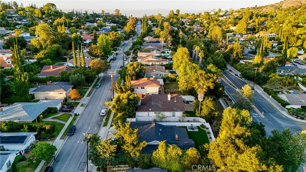 https://media.crmls.org/medias/19f9642f-f0ed-4cb7-8f42-107bab7dfeb5.jpg?preset=X-Large