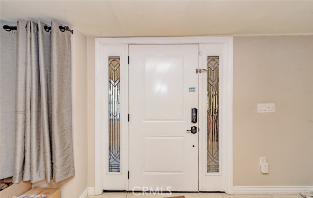 625 W La Verne Street, Anaheim CA: https://media.crmls.org/medias/19fa0c16-49cd-4f09-8fed-fa28aea9d107.jpg