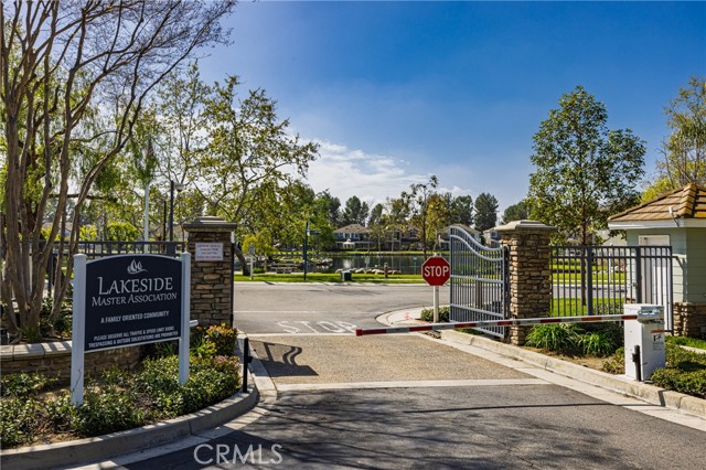 7 Bayview Drive, Buena Park CA: https://media.crmls.org/medias/19fa248c-b9b7-48bb-bdf7-9969142e49cb.jpg
