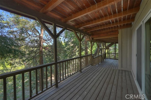 789 Jagerhorn Dr, Lake Arrowhead, CA 92352