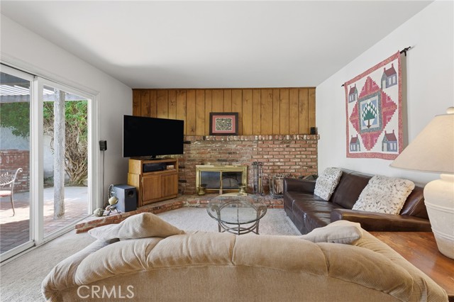 Detail Gallery Image 13 of 42 For 22963 Collins St, Woodland Hills,  CA 91367 - 5 Beds | 3 Baths