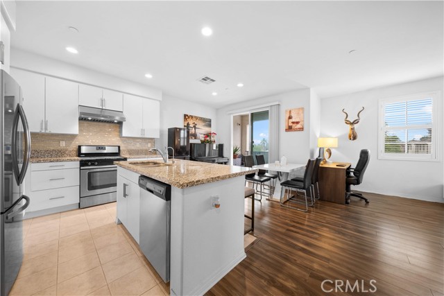 Detail Gallery Image 10 of 41 For 816 S Gladys Ave a,  San Gabriel,  CA 91776 - 2 Beds | 2/1 Baths