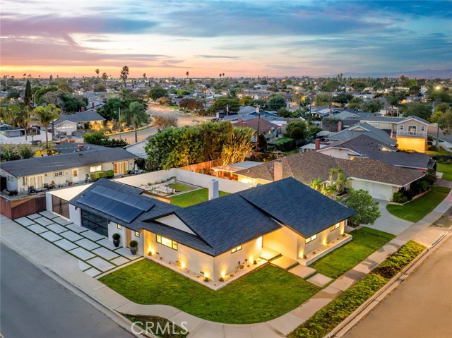 Detail Gallery Image 2 of 57 For 913 Junipero, Costa Mesa,  CA 92626 - 4 Beds | 2 Baths