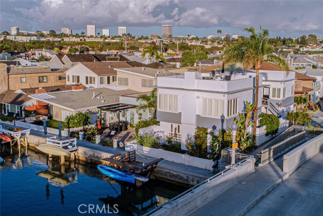 Detail Gallery Image 38 of 42 For 200 Grand Canal, Newport Beach,  CA 92662 - 4 Beds | 3 Baths