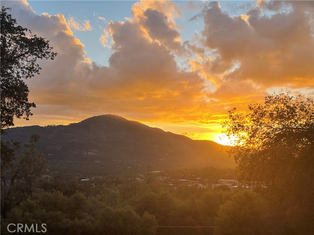 Detail Gallery Image 4 of 74 For 40733 Big Oak Flat, Oakhurst,  CA 93644 - 3 Beds | 2 Baths