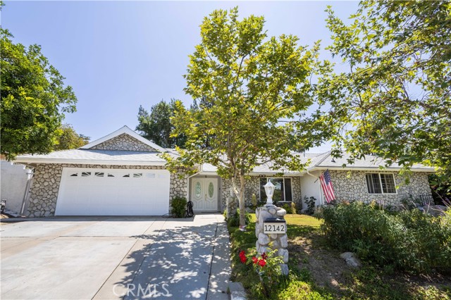 Detail Gallery Image 1 of 41 For 12142 Gerald Ave, Granada Hills,  CA 91344 - 4 Beds | 3 Baths