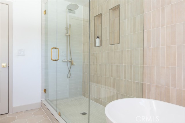 Hall Bath 3