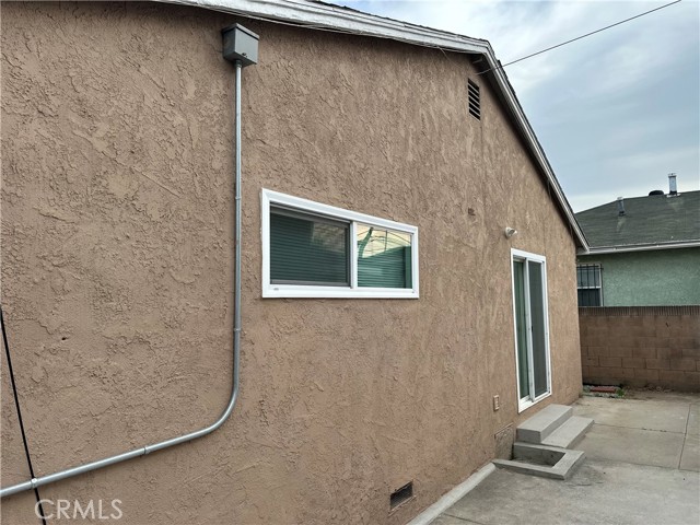 Detail Gallery Image 2 of 11 For 2161 Myrtle Ave, Long Beach,  CA 90806 - 4 Beds | 2 Baths