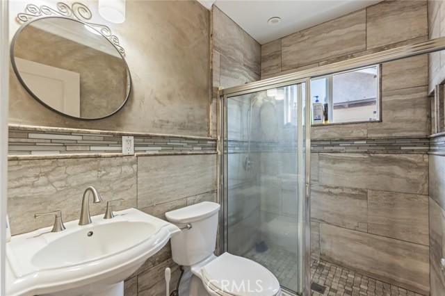 Detail Gallery Image 24 of 27 For 12945 Jefferson Avenue, Hawthorne,  CA 90250 - 3 Beds | 2 Baths