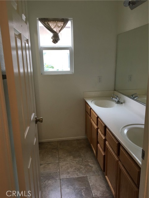 1911 Cefalu Court, Riverside CA: https://media.crmls.org/medias/19fe1a5b-c2c2-4af8-a312-1e47ec309e8f.jpg