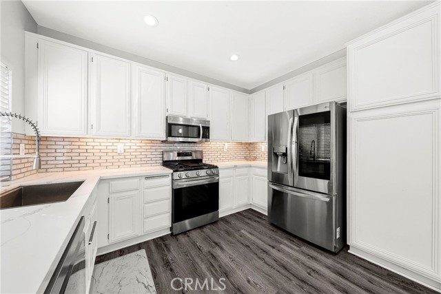 Detail Gallery Image 3 of 25 For 20220 Arthur Ct, Saugus,  CA 91350 - 3 Beds | 2/1 Baths