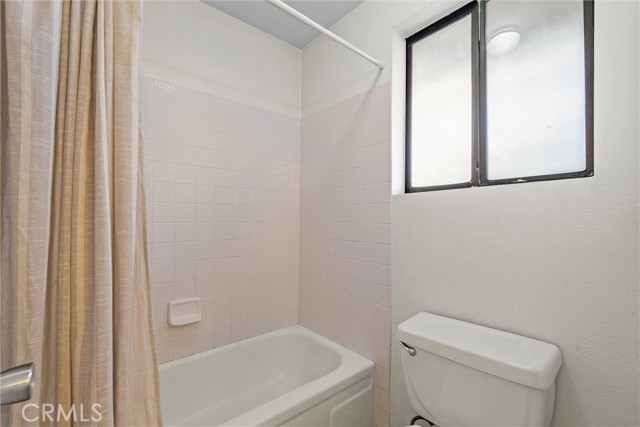 Detail Gallery Image 12 of 28 For 4141 via Marisol #215,  Los Angeles,  CA 90042 - 2 Beds | 2 Baths