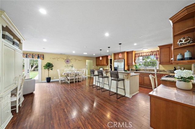 17327 Santa Lucia Street, Fountain Valley CA: https://media.crmls.org/medias/19ffd252-ee02-475e-a146-da4e97ab39c1.jpg