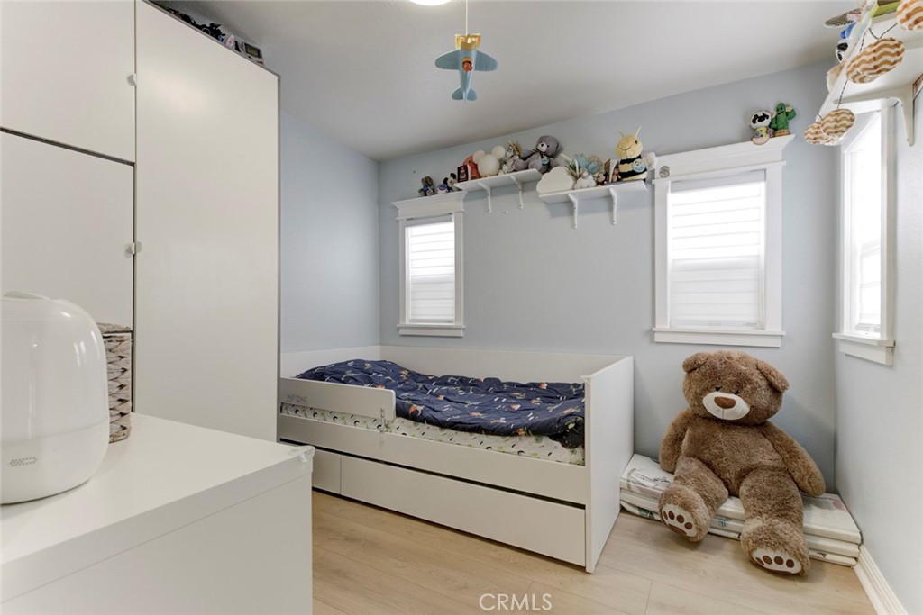 https://media.crmls.org/medias/1a0021c6-904c-40de-af08-87b86d566246.jpg?preset=X-Large
