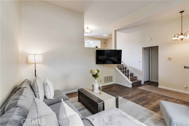 Detail Gallery Image 5 of 21 For 2421 Chandler Ave #2,  Simi Valley,  CA 93065 - 2 Beds | 2/1 Baths