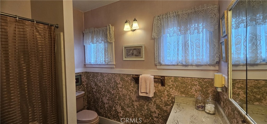 https://media.crmls.org/medias/1a017707-3f10-4876-aa91-7c48ded2ea75.jpg?preset=X-Large