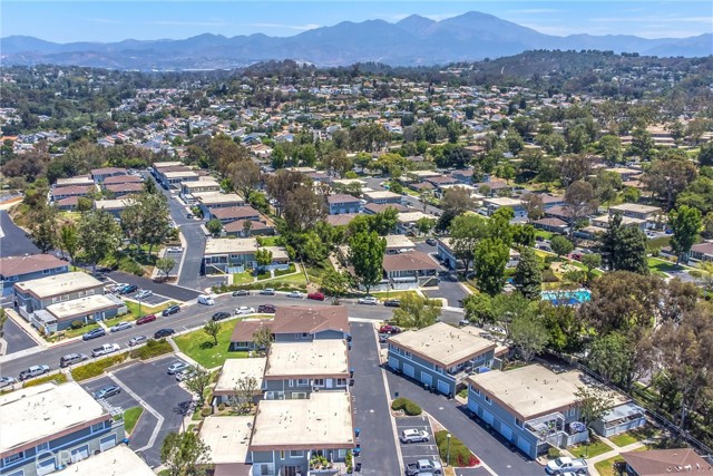 23017 Via Pimiento, Mission Viejo CA: https://media.crmls.org/medias/1a024bdd-050e-4d2f-879f-532e2d329cad.jpg