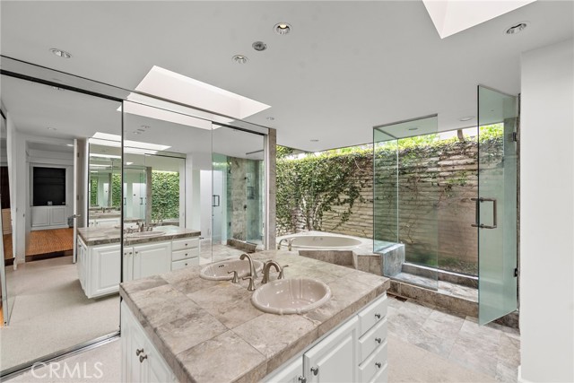 Detail Gallery Image 15 of 33 For 1401 Lincoln Ln, Newport Beach,  CA 92660 - 4 Beds | 5 Baths