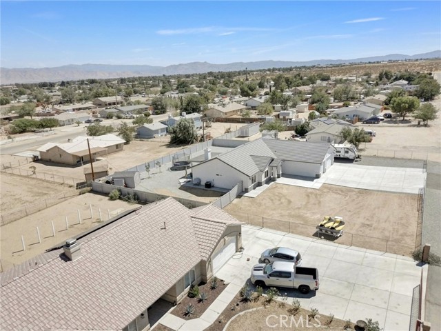 11515 Tamarisk Avenue, Hesperia CA: https://media.crmls.org/medias/1a02abe3-a8dc-4b8d-a878-9d179f56ed32.jpg