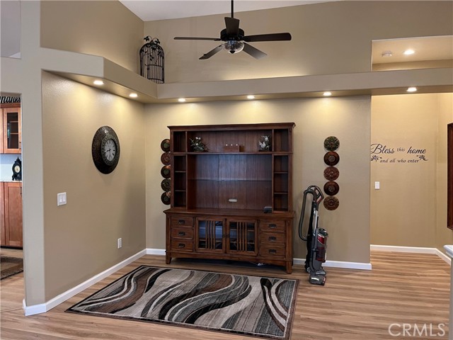 1321 Cypress Point Drive, Banning CA: https://media.crmls.org/medias/1a03b87e-5281-4380-898b-b7c9b81ba1ad.jpg