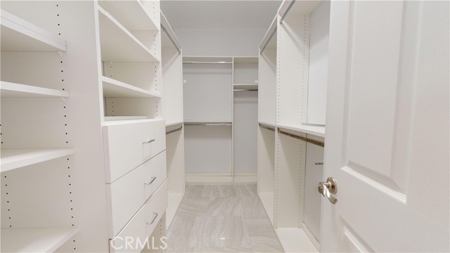 22500 N Summit Ridge Circle, Chatsworth CA: https://media.crmls.org/medias/1a05f6bc-48de-4542-94ee-836d07c5d447.jpg