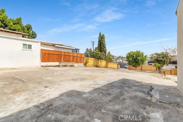 Detail Gallery Image 40 of 65 For 1521 N Bonnie Beach, Los Angeles,  CA 90063 - 5 Beds | 2/1 Baths