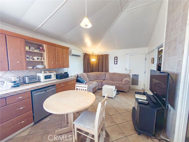 Detail Gallery Image 5 of 48 For 58388 Aberdeen Dr, Yucca Valley,  CA 92284 - 1 Beds | 1 Baths