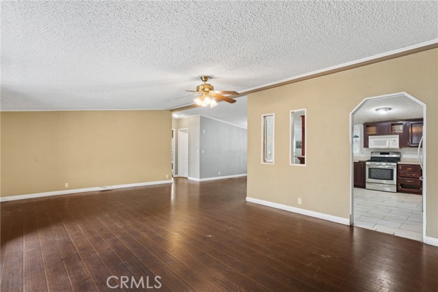 Detail Gallery Image 7 of 30 For 494 S Macy #155,  San Bernardino,  CA 92410 - 3 Beds | 2 Baths