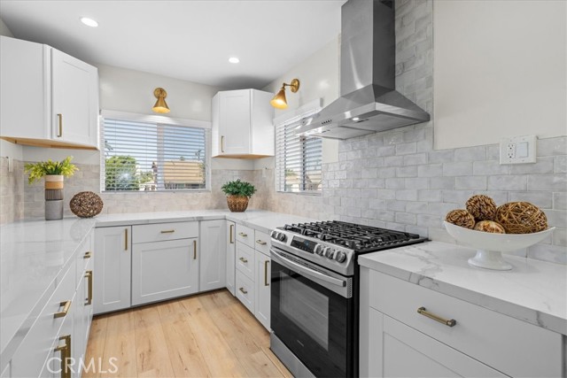826 West 104th Street, Los Angeles, CA, 90044 826 West 104th Street, Los Angeles, CA, 90044