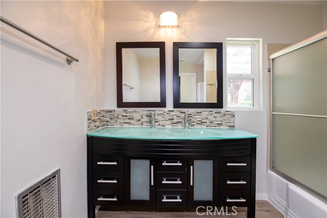 Detail Gallery Image 33 of 57 For 7447 Enfield, Reseda,  CA 91335 - 3 Beds | 2 Baths