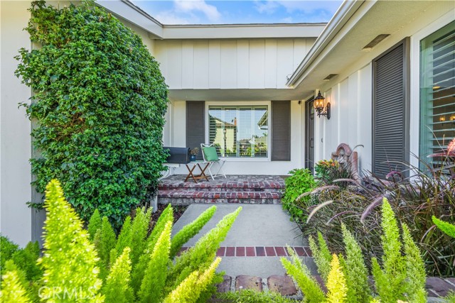 1525 Havasu Pl, Placentia CA: https://media.crmls.org/medias/1a09d4f3-799d-4607-afb7-6f74c951cecf.jpg