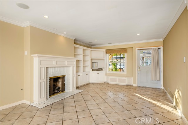 Detail Gallery Image 2 of 16 For 220 Apolena Ave, Newport Beach,  CA 92662 - 4 Beds | 4 Baths