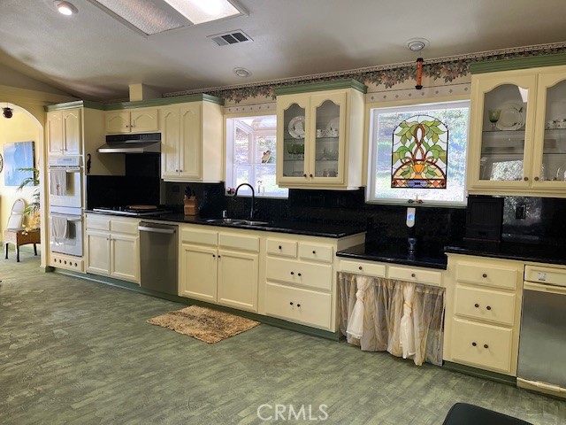 Detail Gallery Image 13 of 14 For 19988 Paso Robles, Redding,  CA 96003 - 3 Beds | 2 Baths