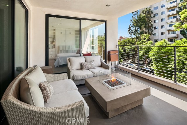 Detail Gallery Image 7 of 28 For 432 N Oakhurst Dr #307,  Beverly Hills,  CA 90210 - 3 Beds | 4 Baths