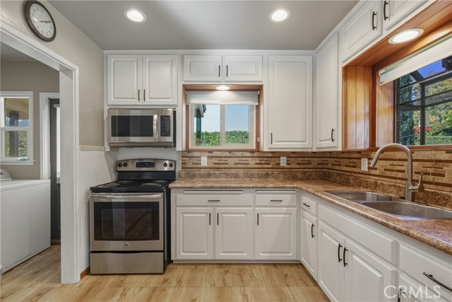 Detail Gallery Image 17 of 39 For 375 N Canyon Bld, Monrovia,  CA 91016 - 3 Beds | 2 Baths