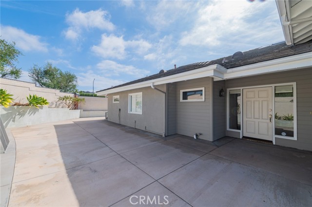 Detail Gallery Image 4 of 39 For 820 Gardenia, Corona Del Mar,  CA 92625 - 2 Beds | 2 Baths