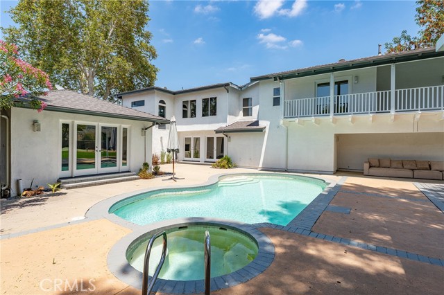 22904 Calvert Street, Woodland Hills CA: https://media.crmls.org/medias/1a0c6d6b-62b4-457b-b4ad-ec6b52e490c9.jpg