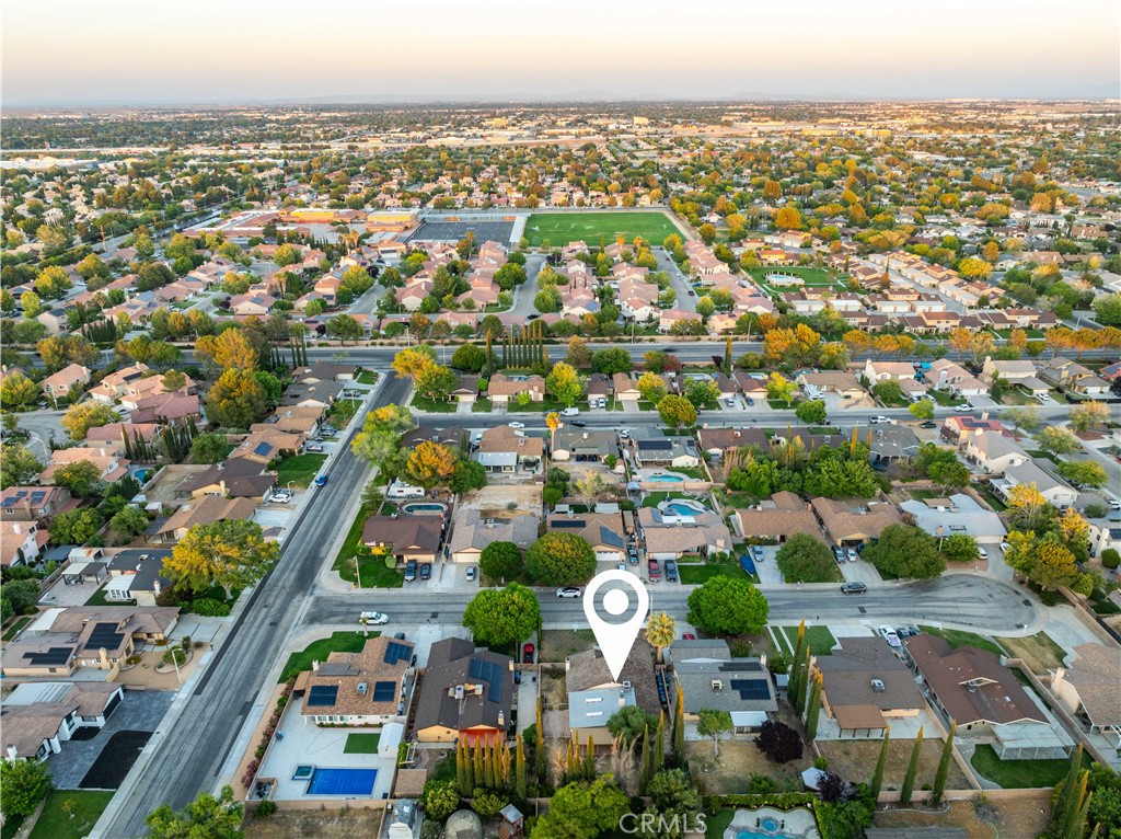 https://media.crmls.org/medias/1a0ce323-2251-4157-9184-d697ab0f47ab.jpg?preset=X-Large