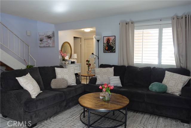 Detail Gallery Image 2 of 11 For 1307 via Santiago #B,  Corona,  CA 92882 - 2 Beds | 1/1 Baths