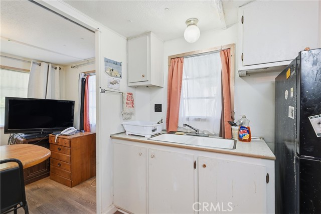 Detail Gallery Image 8 of 14 For 3040 Lakeview, Nice,  CA 95464 - 2 Beds | 1 Baths