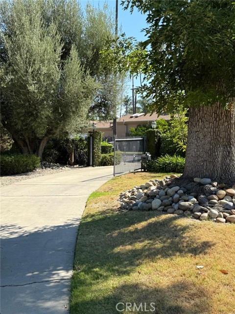 5403 Oakdale Avenue, Woodland Hills CA: https://media.crmls.org/medias/1a0e0d75-50c9-4b23-872f-f6c3c9ca0aa1.jpg