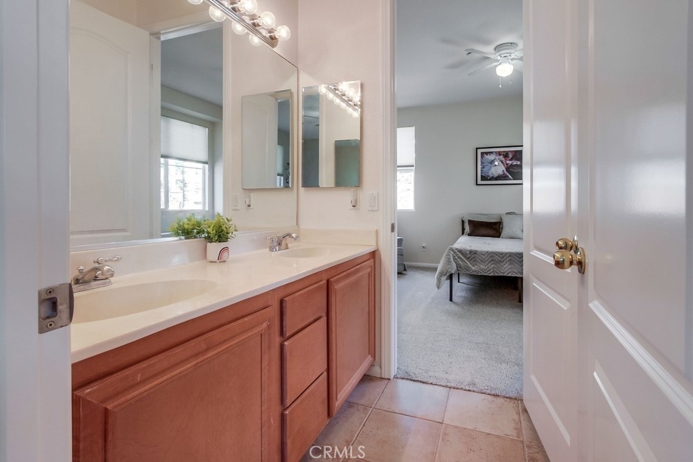 MLS #OC25182167 img 39