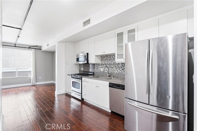 Detail Gallery Image 14 of 29 For 911 E Santa Ana, Santa Ana,  CA 92701 - 1 Beds | 2/1 Baths