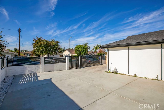 Detail Gallery Image 7 of 46 For 8006 Ben Ave, North Hollywood,  CA 91605 - 3 Beds | 2 Baths