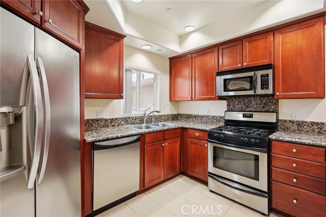 15206 Burbank Boulevard, Sherman Oaks CA: https://media.crmls.org/medias/1a0f06c1-c94c-4df5-b52b-478dded9d01d.jpg