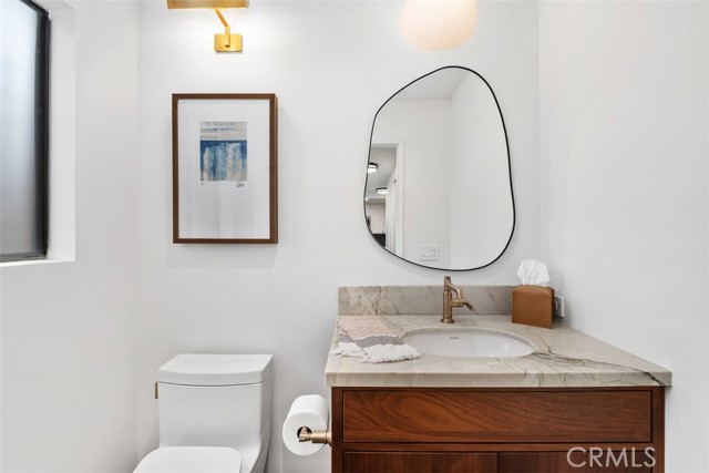 7 Canyon Island Drive, Newport Beach CA: https://media.crmls.org/medias/1a0f95a4-a010-4c13-94e1-6c184e63f195.jpg