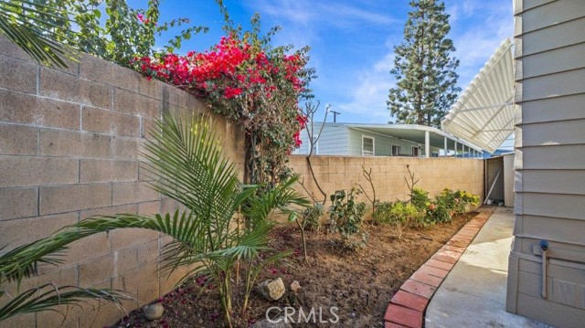 Detail Gallery Image 6 of 33 For 14010 Lake Glen Dr #47,  La Mirada,  CA 90638 - 2 Beds | 2 Baths