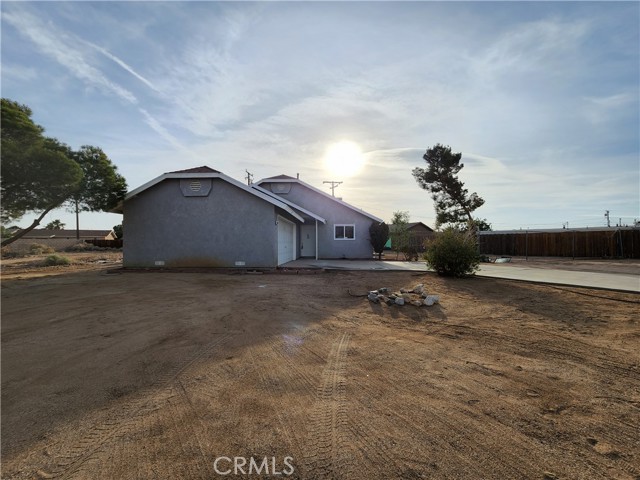 Detail Gallery Image 3 of 32 For 20361 86th St, California City,  CA 93505 - 3 Beds | 2 Baths