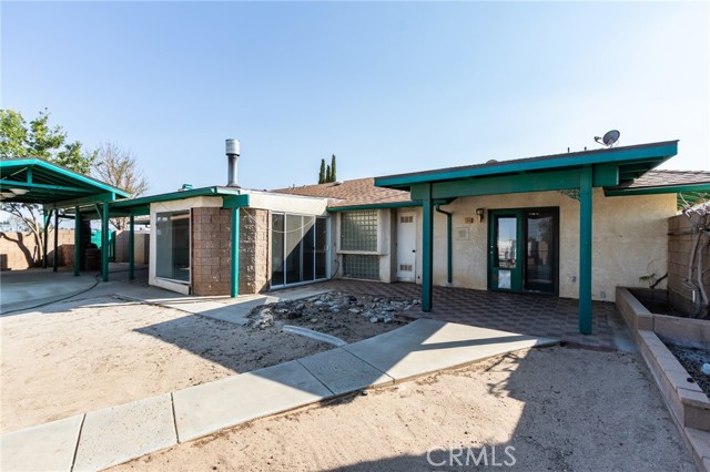 10731 Anaconda Avenue, Oak Hills CA: https://media.crmls.org/medias/1a123454-bbef-4087-bb30-de6a4d1f5d8f.jpg